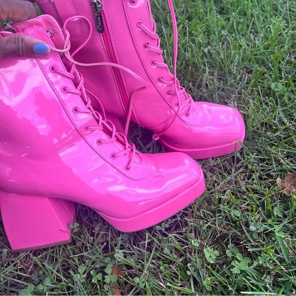 Boots - Picture 2 of 10